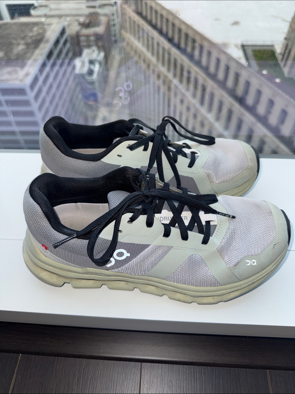 On Cloud Cloudrunner, women’s 8